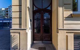 Lite 1Br Near Metro & Center By Hm